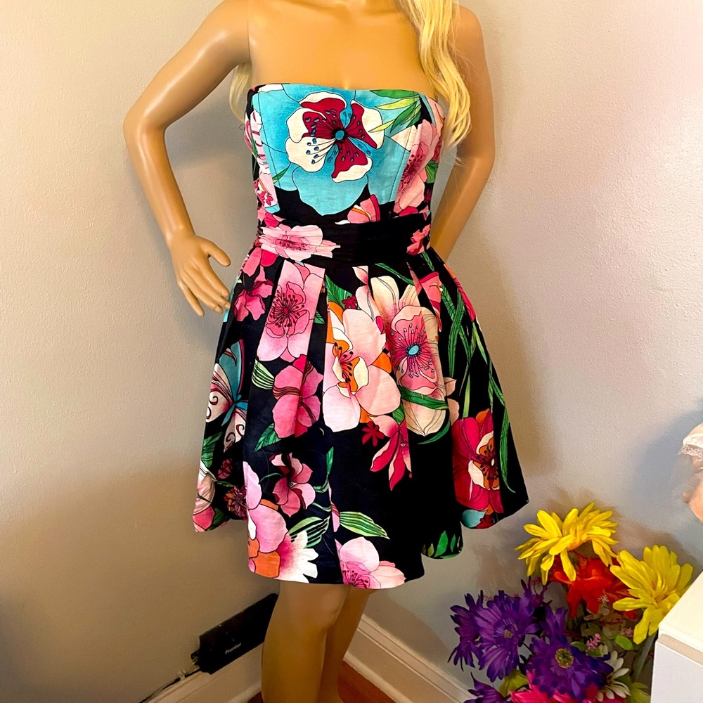 Sexy summer dress- new Bebe